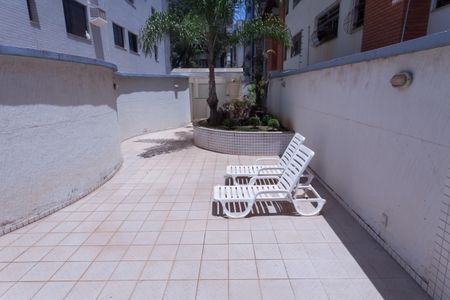 Apartamento à venda com 180m², 4 quartos e 3 vagas Apartamento à venda com 180m², 4 quartos e 3 vagasÁrea comum - Piscina