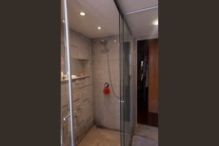 Apartamento à venda com 180m², 4 quartos e 3 vagas Apartamento à venda com 180m², 4 quartos e 3 vagasBanheiro Suíte master