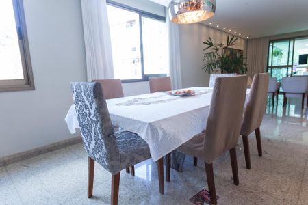 Apartamento à venda com 180m², 4 quartos e 3 vagas Apartamento à venda com 180m², 4 quartos e 3 vagasSala de Jantar