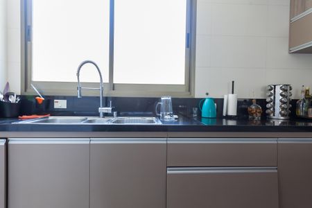 Apartamento à venda com 180m², 4 quartos e 3 vagas Apartamento à venda com 180m², 4 quartos e 3 vagasCozinha