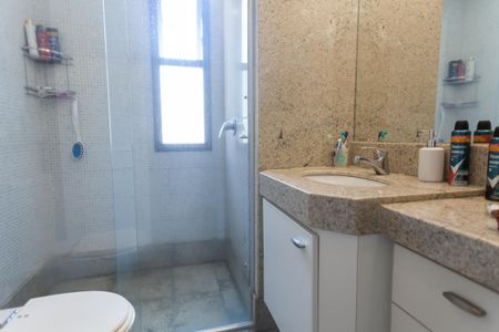 Apartamento à venda com 180m², 4 quartos e 3 vagas Apartamento à venda com 180m², 4 quartos e 3 vagasBanheiro Social