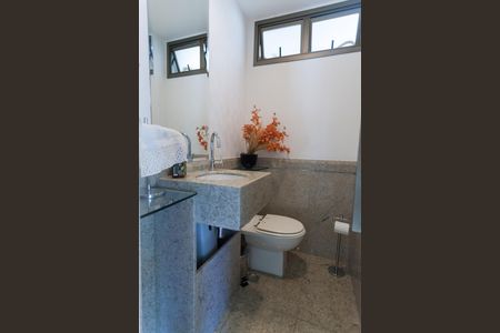 Apartamento à venda com 180m², 4 quartos e 3 vagas Apartamento à venda com 180m², 4 quartos e 3 vagasLavabo