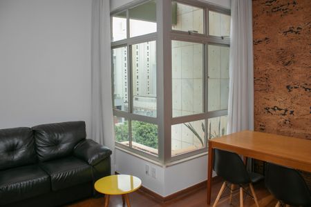 Sala de apartamento para alugar com 1 quarto, 72m² em Funcionários, Belo Horizonte