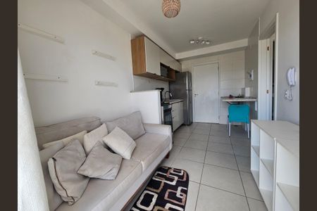 Sala de kitnet/studio para alugar com 1 quarto, 28m² em Vila das Belezas, São Paulo