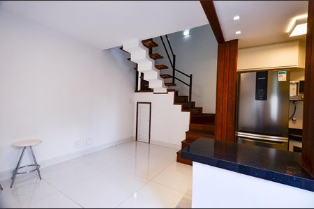 Apartamento para alugar com 55m², 1 quarto e 1 vaga Apartamento para alugar com 55m², 1 quarto e 1 vagaSala