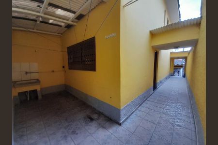 Casa à venda com 156m², 2 quartos e 3 vagas Casa à venda com 156m², 2 quartos e 3 vagasFoto 02