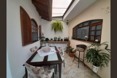 Foto 19 de casa à venda com 3 quartos, 213m² em Umuarama, Osasco