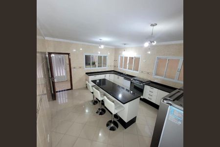 Casa à venda com 287m², 4 quartos e 5 vagasFoto 04