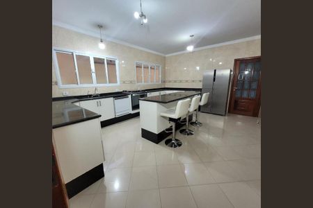 Casa à venda com 287m², 4 quartos e 5 vagasFoto 03