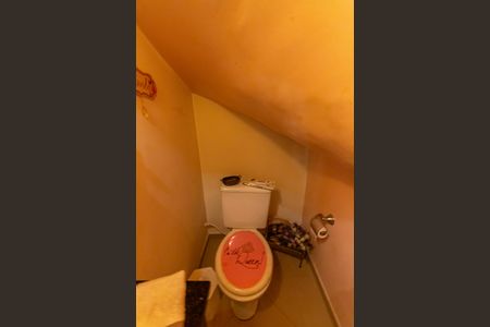 Casa de condomínio à venda com 150m², 2 quartos e 2 vagasLavabo