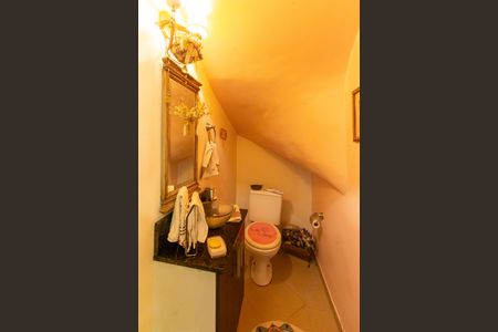 Casa de condomínio à venda com 150m², 2 quartos e 2 vagasLavabo