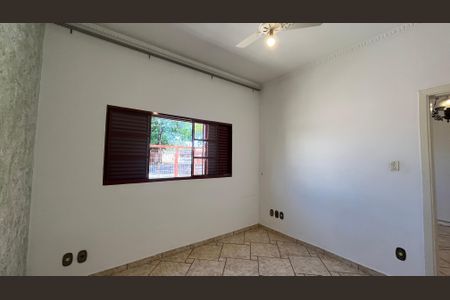 Casa para alugar com 200m², 3 quartos e 2 vagas Casa para alugar com 200m², 3 quartos e 2 vagasQuarto 1