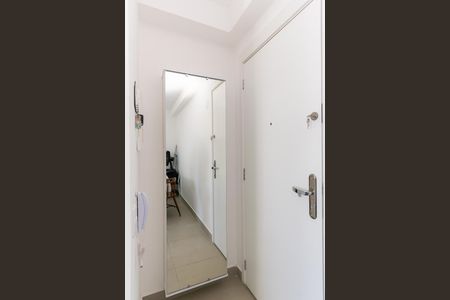 Apartamento para alugar com 45m², 2 quartos e 1 vaga Apartamento para alugar com 45m², 2 quartos e 1 vagaHall de entrada