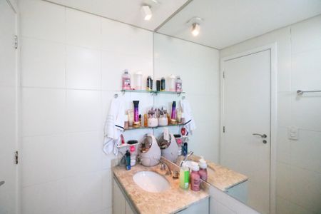 Apartamento à venda com 107m², 3 quartos e 2 vagasBanheiro da Suíte