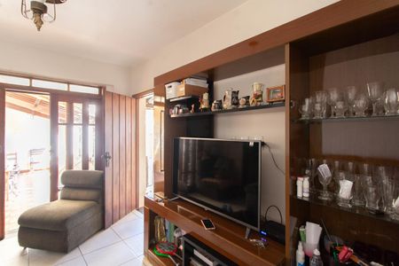 Casa à venda com 440m², 5 quartos e 2 vagasSala