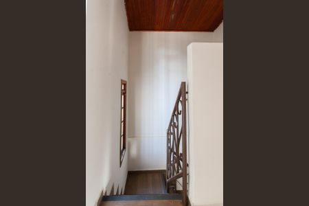 Casa à venda com 440m², 5 quartos e 2 vagasEscada