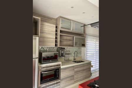 Casa à venda com 476m², 4 quartos e 6 vagas Casa à venda com 476m², 4 quartos e 6 vagasFoto 03