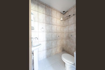 Banheiro de casa para alugar com 1 quarto, 16m² em Vila Santa Teresinha, São Paulo