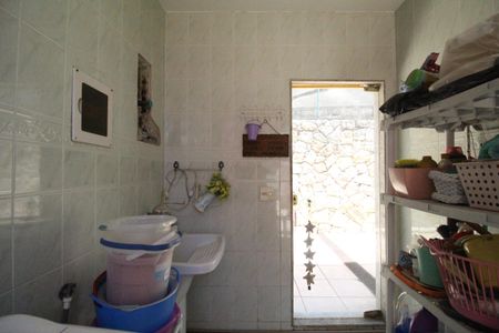 Casa de condomínio para alugar com 242m², 4 quartos e 1 vagaÁrea de serviço