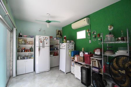 Casa de condomínio para alugar com 242m², 4 quartos e 1 vagaSuíte 2