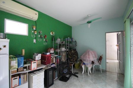 Casa de condomínio para alugar com 242m², 4 quartos e 1 vagaSuíte 2