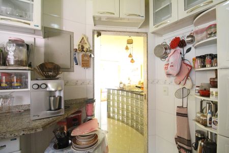 Casa de condomínio para alugar com 242m², 4 quartos e 1 vagaCozinha