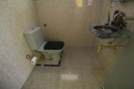 Casa de condomínio para alugar com 242m², 4 quartos e 1 vagaLavabo