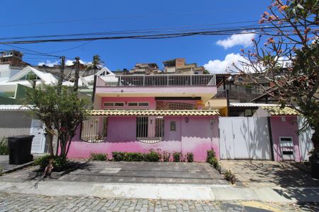 Casa de condomínio para alugar com 242m², 4 quartos e 1 vagaFachada
