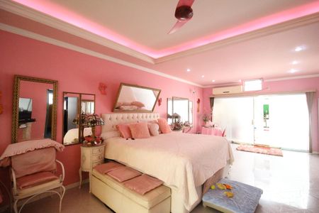 Casa de condomínio para alugar com 242m², 4 quartos e 1 vagaSuíte 1