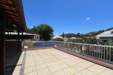 Casa de condomínio para alugar com 242m², 4 quartos e 1 vagaTerraço