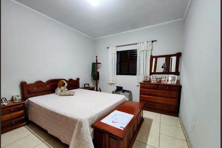 Casa à venda com 260m², 4 quartos e 6 vagasFoto 03