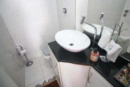 Apartamento à venda com 83m², 2 quartos e 2 vagasLavabo