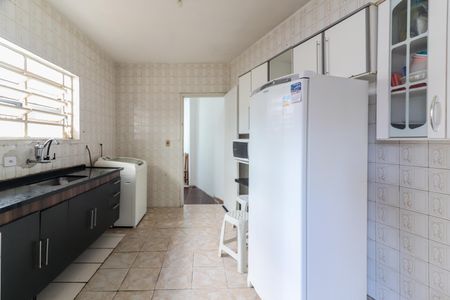 Casa à venda com 75m², 2 quartos e 2 vagas Casa à venda com 75m², 2 quartos e 2 vagasCozinha