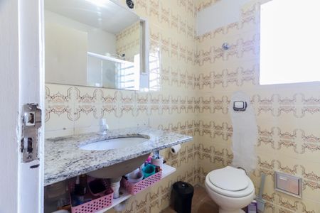 Casa à venda com 75m², 2 quartos e 2 vagas Casa à venda com 75m², 2 quartos e 2 vagasBanheiro