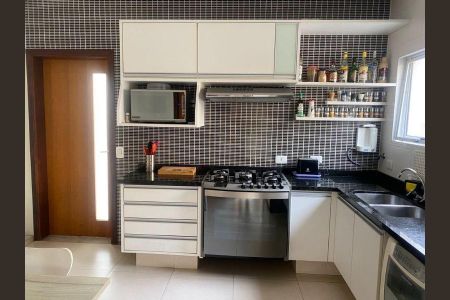 Casa de condomínio à venda com 360m², 4 quartos e 4 vagas Casa de condomínio à venda com 360m², 4 quartos e 4 vagasFoto 08