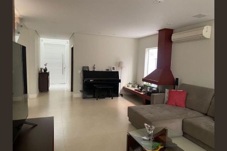 Casa de condomínio à venda com 360m², 4 quartos e 4 vagas Casa de condomínio à venda com 360m², 4 quartos e 4 vagasFoto 03
