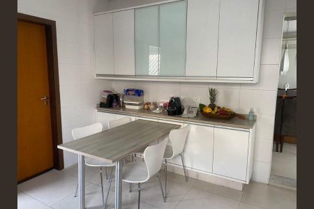 Casa de condomínio à venda com 360m², 4 quartos e 4 vagas Casa de condomínio à venda com 360m², 4 quartos e 4 vagasFoto 07