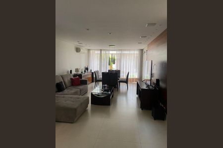 Casa de condomínio à venda com 360m², 4 quartos e 4 vagas Casa de condomínio à venda com 360m², 4 quartos e 4 vagasFoto 02