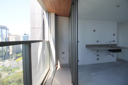 Varanda de apartamento à venda com 2 quartos, 73m² em Vila Olímpia, São Paulo