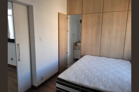Quarto de apartamento à venda com 1 quarto, 31m² em Santo Antônio, Belo Horizonte