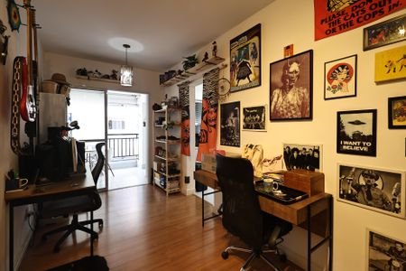 Sala de apartamento à venda com 3 quartos, 96m² em Vila Scarpelli, Santo André