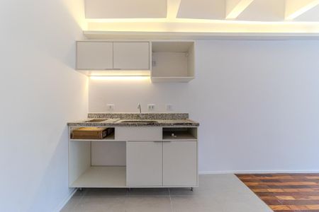 Cozinha de kitnet/studio para alugar com 1 quarto, 33m² em República, São Paulo