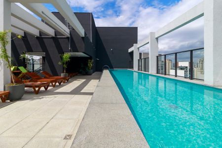 Studio para alugar com 35m², 1 quarto e 1 vaga Studio para alugar com 35m², 1 quarto e 1 vagaÁrea comum - Piscina