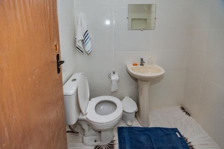 Banheiro de kitnet/studio para alugar com 1 quarto, 32m² em Venda Nova, Belo Horizonte