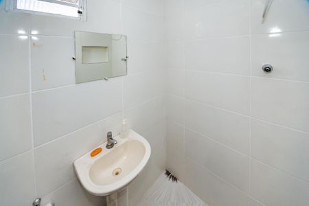 Banheiro de kitnet/studio para alugar com 1 quarto, 32m² em Venda Nova, Belo Horizonte