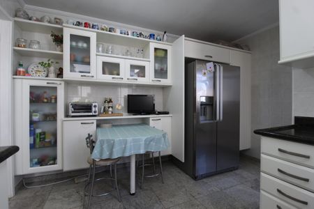 Apartamento à venda com 212m², 4 quartos e 2 vagasCozinha