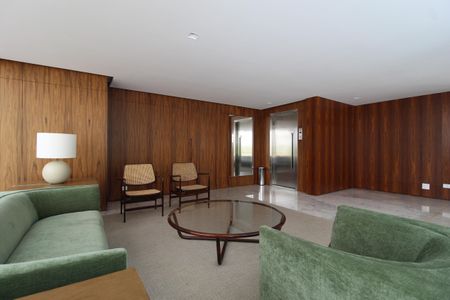 Apartamento à venda com 212m², 4 quartos e 2 vagasHall Social