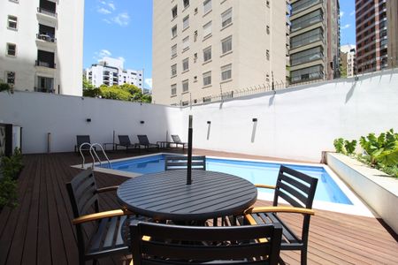 Apartamento à venda com 212m², 4 quartos e 2 vagasÁrea Comum - Piscina