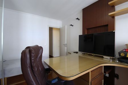 Apartamento à venda com 212m², 4 quartos e 2 vagasQuarto 2