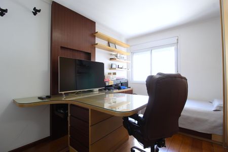 Apartamento à venda com 212m², 4 quartos e 2 vagasQuarto 2